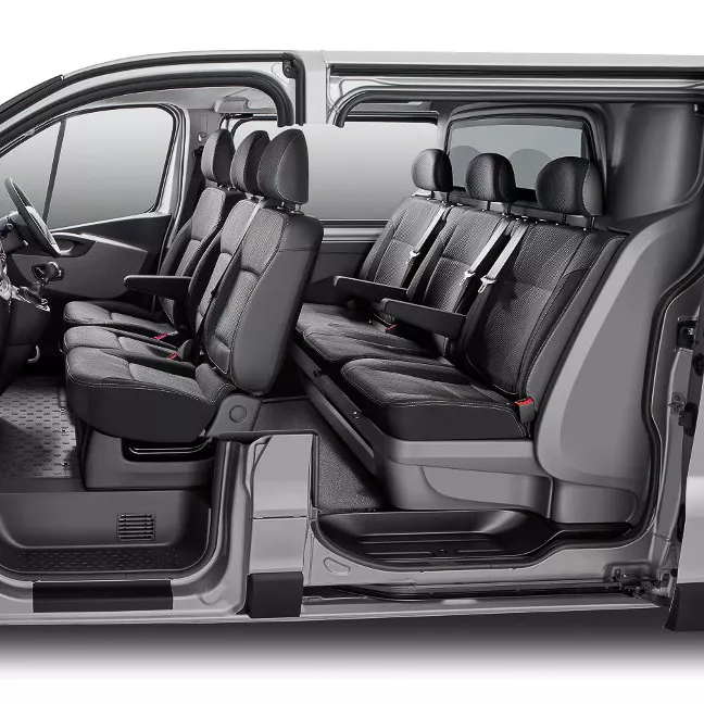 Renault-Trafic-crew-has-twice-the-seats-and-twice-the-van-2